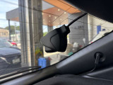 前後対応の純正ドライブレコーダーを装備。万が一の際の記録はもちろん、日々のドライブにも安心感をプラスしてくれます。