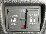 【両側パワースライドドア】スマートキーや運転席のスイッチで後席両側スライドドアの開閉が可能♪電動だから力を入れてドアを開ける必要が無く、小さなお子様でも簡単に開け閉めでき快適です♪