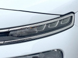●LEDヘッドライト:夜間走行時も良好な視界を確保し安心して運転できる高輝度LEDヘッドライトを装備!点灯速度が早く、消費電力も抑えられています。