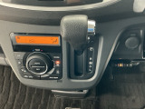 オートマチックシフトレバーは、手になじみ操作しやすい形状で安全運転にもつながります♪