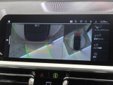 【アラウンドビューモニター】バックカメラに加え、360度のカメラで駐車も楽々。駐車が苦手な方でも安心してお乗りいただけます。