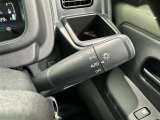 【オートライト】車外の明るさに応じて、自動的にライトの点灯・消灯をしてくれます。