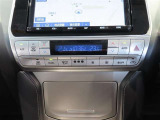 左右独立温度コントロールフルオートエアコンです。運転席、助手席それぞれで独立して温度設定ができます。冷え性の方が乗っても安心ですね♪