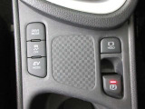 電動パーキングブレーキを搭載。スイッチ操作でパーキングブレーキを作動・解除することが可能です。