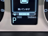 たとえばダイハツのお店にある、たくさんのスマアシ搭載車は、正常に作動する事をしっかり確認します。