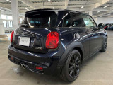 MINI自動車保険をご存知でしょか?万が一の事故の際、当社とMINI保険を引受している国内大手損保会社と連携して迅速に対応いたします。長期保険もお取り扱いしております。是非お話させてください。