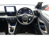 スタイリッシュなインパネ周りです!運転の際、常に目にする部分は、シックにまとめた飽きの来ないデザインが人気です!
