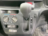 インパネシフトならハンドルからの移動距離が短く操作もスムーズ!また、足元が広くなりすっきりしますので、大柄な方でも快適にお過ごしいただけます。