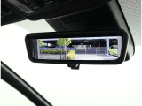 デジタルインナーミラー装備!車両後方のカメラの映像をデジタル補正で視認性を向上させてインナーミラー内に表示します♪視界を遮るものがなく、後席に同乗者がいても後方を確認しやすく安心です♪