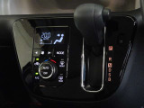 車内を快適に、オートエアコンを装備しています。