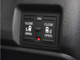 ◆両側電動スライドドア◆狭い駐車場でも乗り降りが楽々♪お子様が隣の車にドアを当ててしまう心配もございません!小さなお子様連れの方もこれで安心。