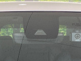 【トヨタセーフティセンス】走行中に前方の車両等を認識し、衝突しそうな時は警報とブレーキで衝突回避と被害軽減をアシスト。より安全にドライブをお楽しみいただけます。