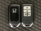 スマートキー付きですからドアロックの開閉およびエンジンスタートが楽々です。電動スライドドアの開け閉めもボタンで操作できます。スペアキーも同じものを用意しております。
