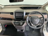 【前方視界】開放的な前方視界!運転がしやすく疲れにくいです♪窓が大きく、見通しがとっても良いおクルマですよ♪