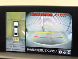 【パノラミックビューモニター】専用のカメラにより、上から見下ろしたような視点で360度クルマの周囲を確認することができます☆死角部分も確認しやすく、狭い場所での切り返しや駐車もスムーズに行えます。