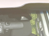 【ホンダセンシング】走行中に前方の車両等を認識し、衝突しそうな時は警報とブレーキで衝突回避と被害軽減をアシスト。より安全にドライブをお楽しみいただけます。