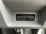 ETC2.0を装備。DSRC通信方式によって双方向通信することでカーナビと高速道路がリアルタイムに情報連携して、便利で快適なドライブ体験を提供します。