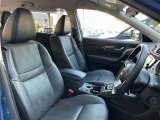 運転席・助手席は、ゆったりと座れるサイズで、長時間の運転でも快適です。