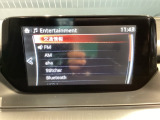 メモリーナビにフルセグTV機能あり。 ドライブや旅行に欠かせない装備です。