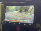 【バックカメラ】駐車時に後方がリアルタイム映像で確認できます。大型商業施設や立体駐車場での駐車時や、夜間のバック時に大活躍!運転スキルに関わらず、今や必須となった装備のひとつです!