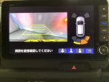 バックでの車庫入れも安心です! リアカメラが付いているバックモニター付のナビを装備しております。バンパーについているソナーや、操作線もついており距離感も画面から確認できます。