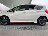 ドアバイザー付の車両です