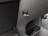 お車を購入される際はご不明な点や不安な点もあるかと思いますが、困ったらお気軽にご相談下さい! 0566-71-1630 までお電話頂ければ当店のスタッフがじっくりお話を聞かせて頂きます!