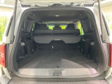 普段のお買い物や通勤、送迎等に十分な荷室スペースを確保しております。セカンドシートを倒すと、大きな荷物の積載も可能です♪
