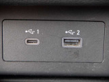 USB充電ソケット装備。