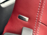 【BOSEサウンドシステム】メーカーオプションの高品位サウンドシステムを搭載。専用のチューニングが施された大小様々なスピーカーから良質なサウンドが奏でられ、臨場感あふれる音響空間を演出します。
