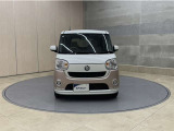 お車購入のポイントとなるフロントマスクです!かわいらしい目つきが印象的なデザインのヘッドランプです。