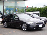 BMW在庫保有台数常時100台以上!ご来店の際はBMW本店(厚木市下荻野140-1)にご来店ください!弊社自慢の全天候型ショールーム!BMW在庫保有台数常時100台以上ございます!