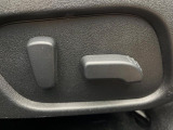 【パワーシート】スイッチ一つで簡単にシートの微調整が可能!電動だから力もいりません!快適なシートポジションにセットして、快適なドライブをお楽しみください。