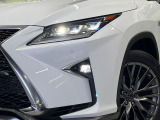 【シーケンシャルターンランプ付きLEDヘッドライト】人気の『流れるウィンカー』付きのLEDヘッドライトを装備♪高級感はもちろん、点灯時は存在感たっぷりで他車からも認識されやすく安心です。