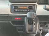 設定した温度に自動調整【オートエアコン】★車内を快適に保ちます♪足元すっきりの【インパネシフト】!