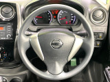 インテリアに合わせたデザインのステアリングは、運転される方のことも考え、運転しやすい形状、大きさです。是非一度、実際に触ってお確かめください。