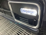 暗闇でも前方をくっきりと照らしてくれるライトです。夜の運転でも安心ですね。