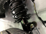 お車を安心してお乗りいただく為には、足回りの定期点検が欠かせません。サービスサポート(有償保証)では無料点検もご提供しており、安心のカーライフをお過ごしいただけるサポート体制が整っています。