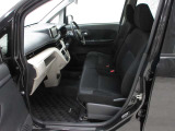 このお車は前のお客様から直接買取させて頂いておりますので使用状況やメンテナンス状況詳細な情報を次のお客様にお伝えいたします。詳細な情報を知っていますので、より詳しいお車の状態が分かっております♪