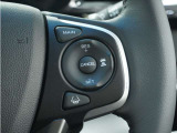 ◆アダプティブクルーズコントロール◆予め設定した車速内でクルマが自動的に加減速。前走車との適切な車間距離を維持しながら追従走行します。【LKAS】車線維持支援システムでステアリング操作を支援。