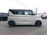 両側スライドドアですので、狭い駐車場での、乗り降りも、しやすく便利です。