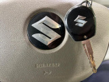 【キーレス】少し離れた場所からでもボタン一つでドアの開錠・施錠ができるのでとっても便利!ドアの鍵穴周りに傷をつけることもありません♪