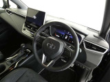 【運転席まわり】・・・ハンドルやシートなども隅々までクリーニング済み。キレイな車内でドライブがより一層快適にお楽しみいただけると思います。