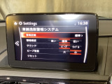 車両が車線を踏み越えそうであると判断すると、ビープ音により警告。ドライバーの素早い回避操作をサポート致します。