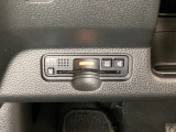 ハンドルの左下にETCがついています。高速道路の料金所の通過も楽々です。 カードの取り出しもしやすい場所についています。