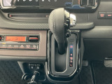 オートマチックシフトレバーは、手になじみ操作しやすい形状で安全運転にもつながります♪