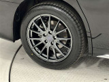 タイヤサイズは225/50R18!純正アルミホイール!残り溝は7ミリ程度です!