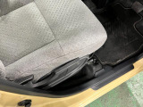 痛みの出やすい運転席シートの角、フロアマット、座面、ともに良好です