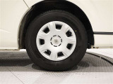 タイヤサイズは195/80R15)となります。