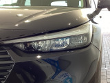 LEDヘッドライトは、点灯の瞬間から最大光量を発揮し、突然暗くなるトンネルなどでの安定感を高めます。